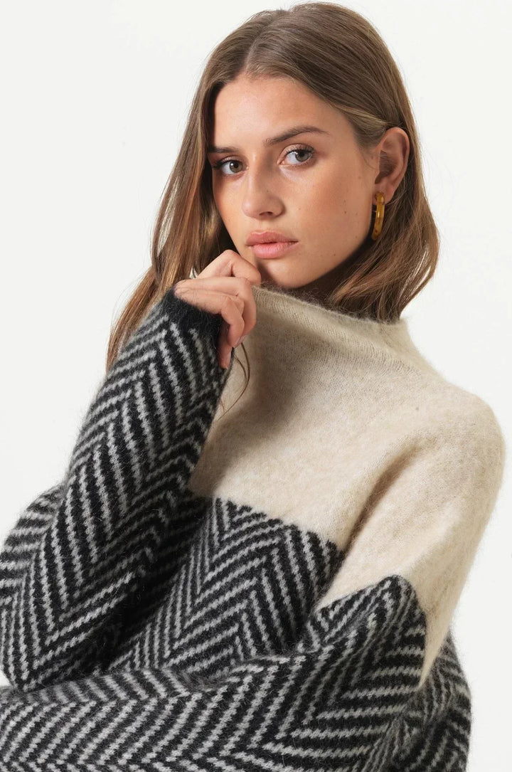 Gia - Luxury Cashmere Roll Neck Jumper